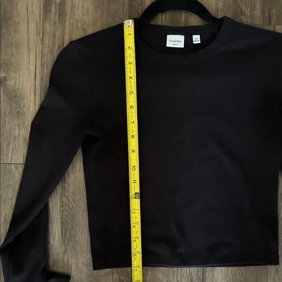 Aritzia Black Long Sleeve Tee - Picture 6 of 9